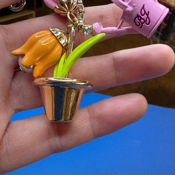 Betsey Johnson Tulips and Watering Can Necklace. - Picture 9 of 11